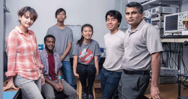 photo of Theogarajan's lab