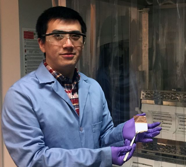 photo of jiang in the lab