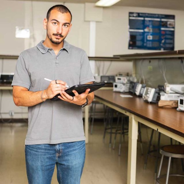 photo of vem working in the lab