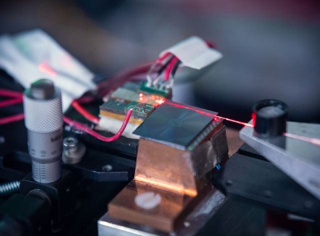 photo of noise injection locked laser