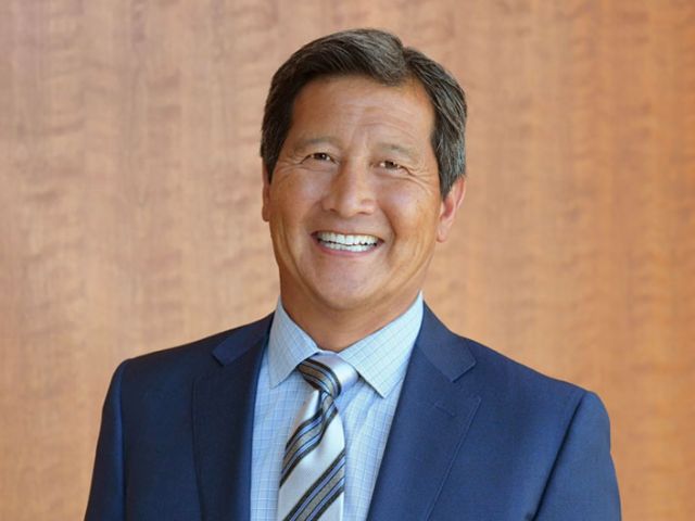 ECE alum Yulun Wang receives SoCalBio Lifetime Achievement Award