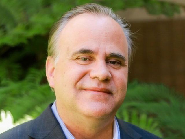 DenBaars – More efficient incandescent lightbulb replacements