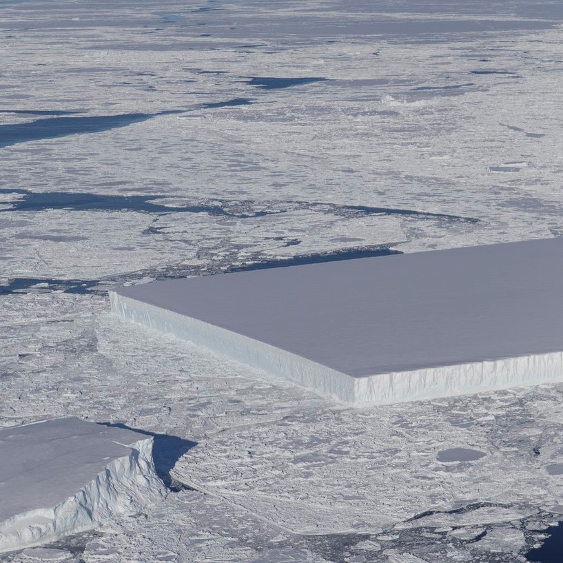 Believe it or not: A rectangular iceberg has recently broken off from the Larsen C ice shelf