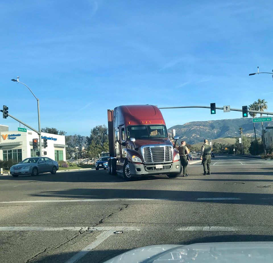 Big rig stalled at Goleta's busiest intersection (Storke & Hollister)