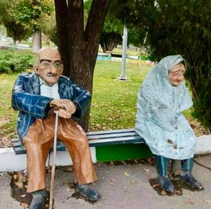 Art in the park: An elderly couple, Tehran