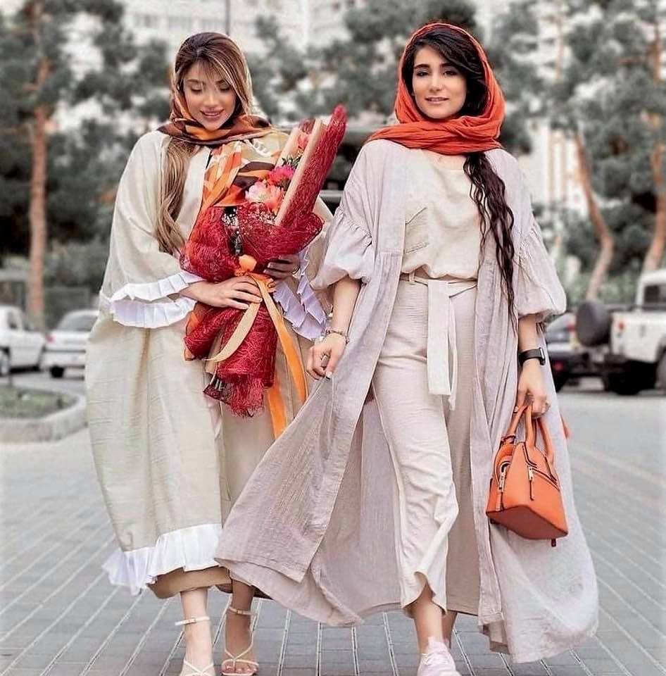 The real Iran? Not! (Two stylish women on a Tehran street)