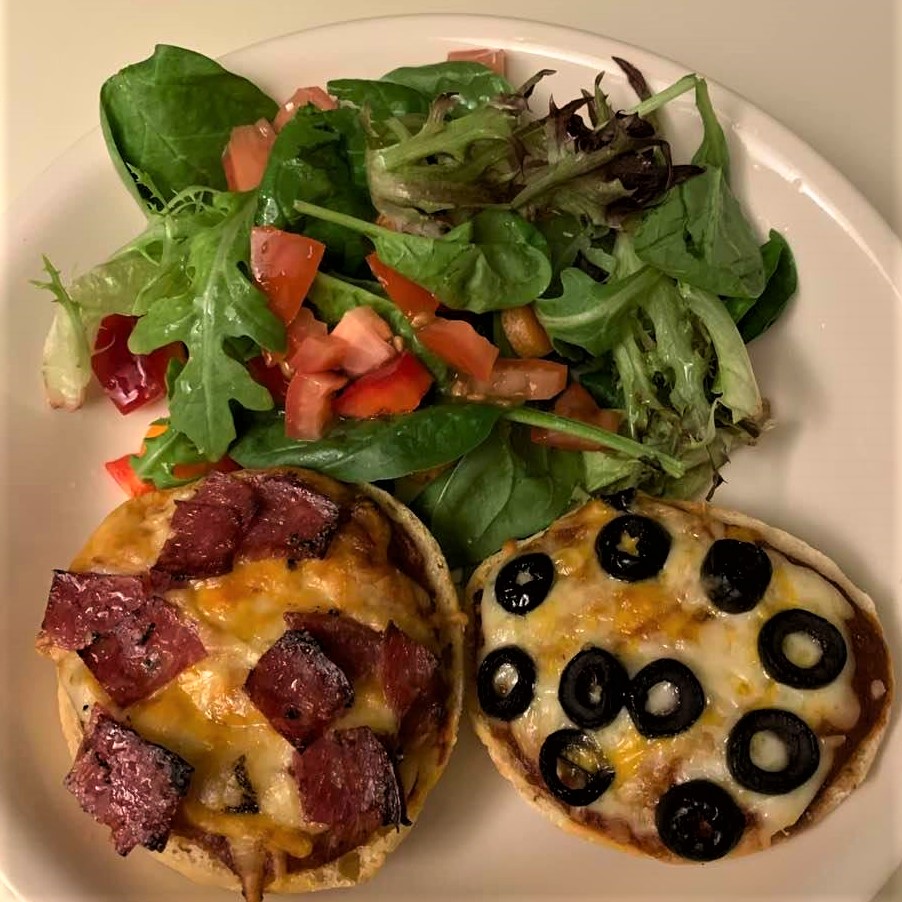 Mini-pizzas (3 different kinds) and salad for last night's dinner: Photo 2