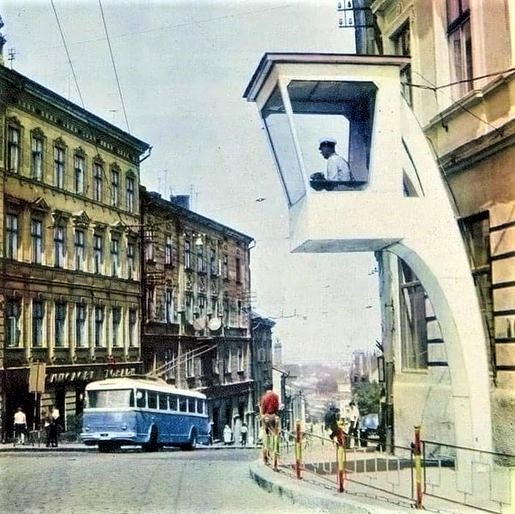 This photo from the 1970s shows a street in Chernivtsi, Soviet Ukraine, where a person sitting in a booth controlled the traffic lights